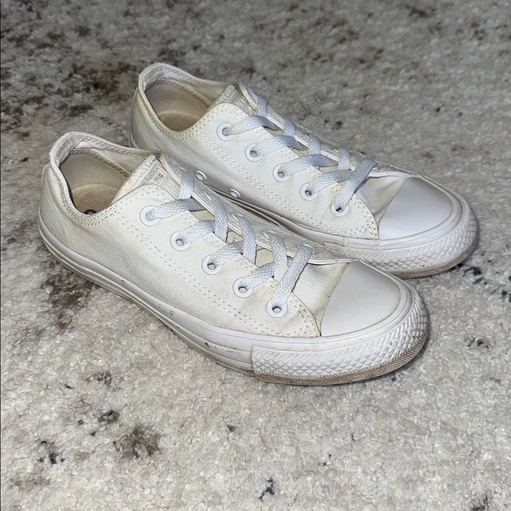 Converse Low-Top Sneaker